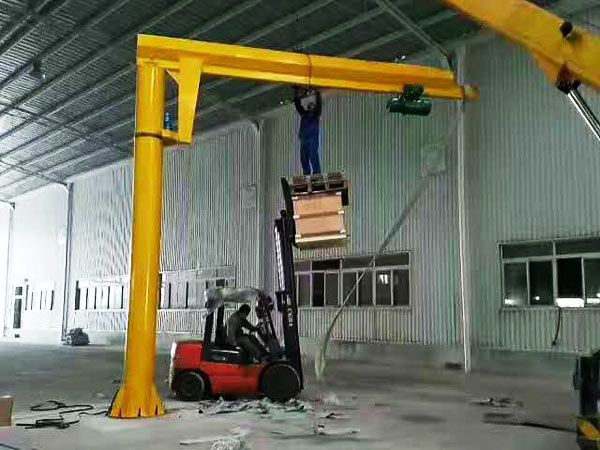 懸臂吊廠家,懸臂吊安裝注意事項(xiàng)